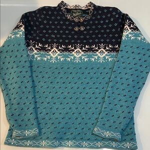 Woolrich women’s lambswool teal and navy Patterned Crewneck Sweater frog clasps